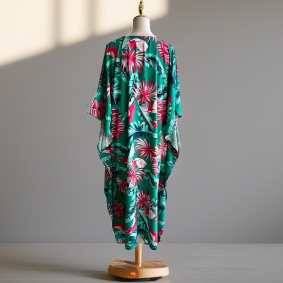 0095/ Tropical Leaves Pattern Kaftan, Hawaiian Mumu - Picture 6 of 11